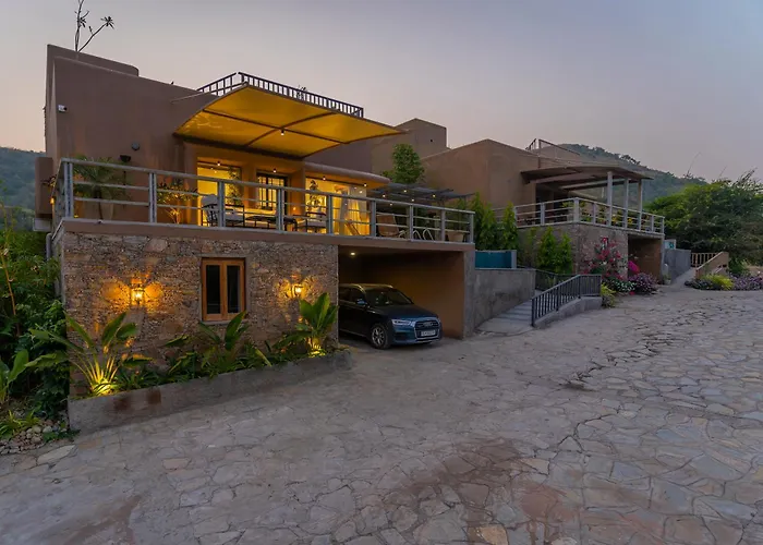 Saffronstays Moringa Valley - Cedar Villa Udaipur